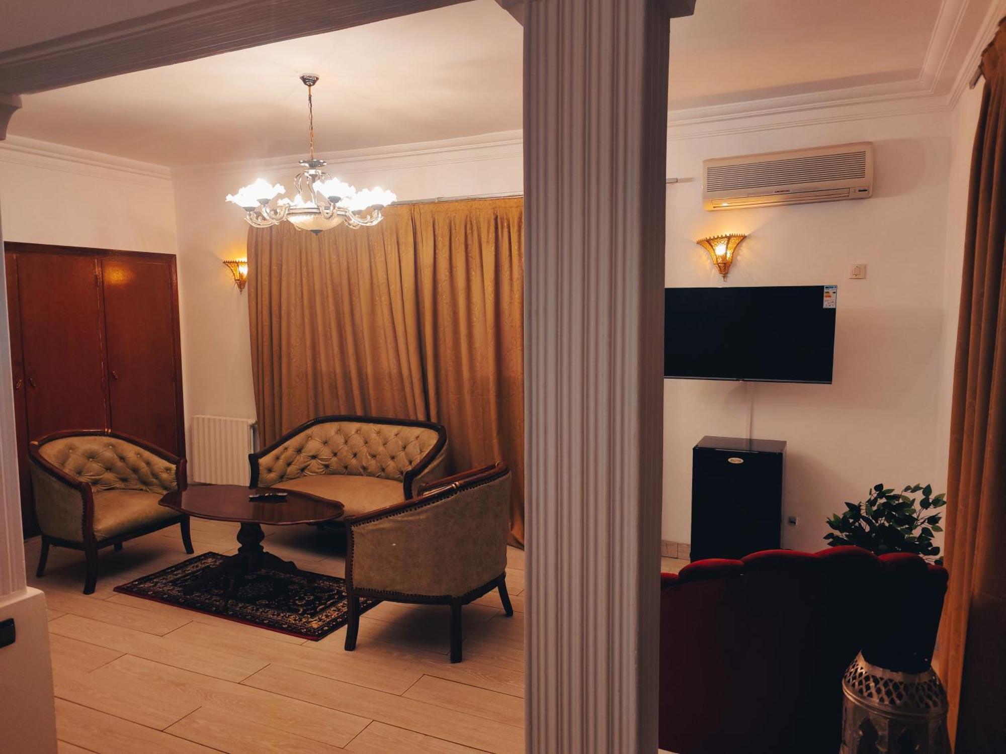ホテル Amrouss Touristic Darmaroc アズルー エクステリア 写真