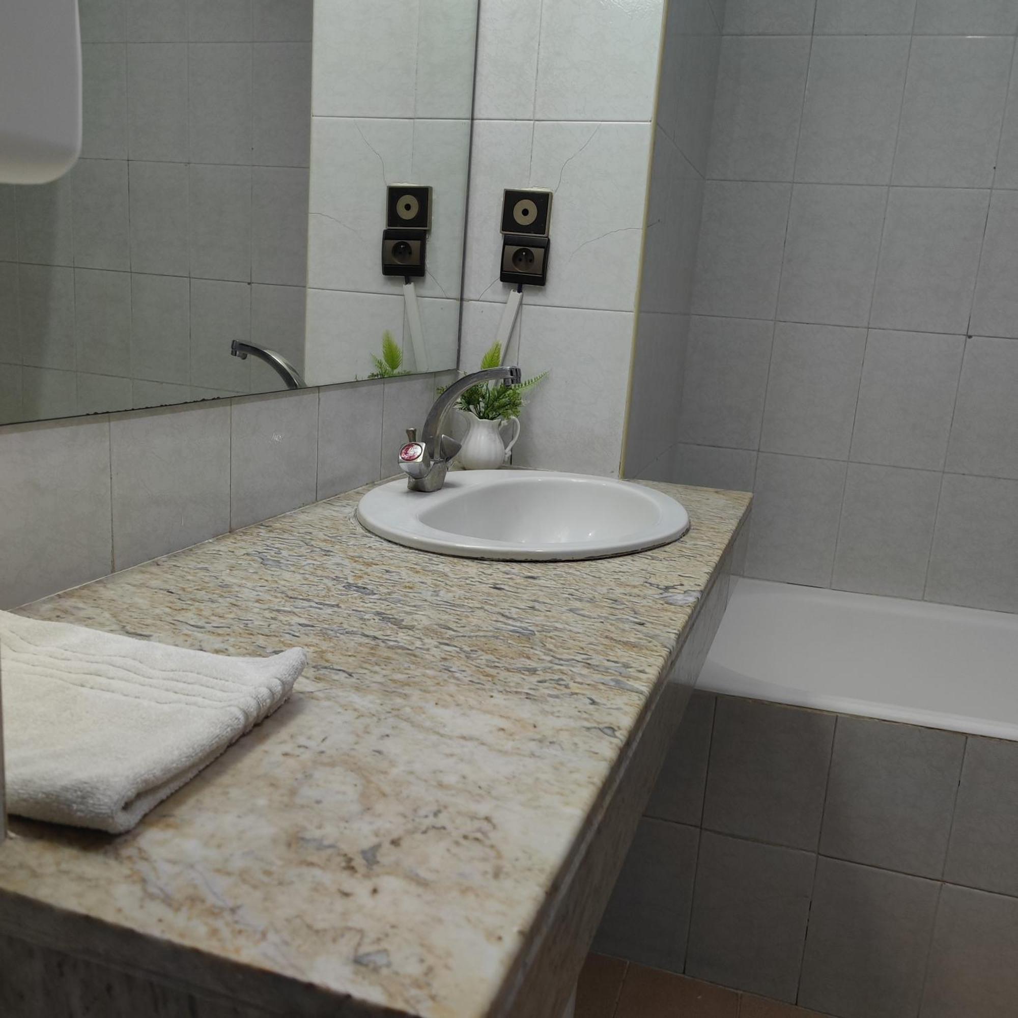 ホテル Amrouss Touristic Darmaroc アズルー 部屋 写真